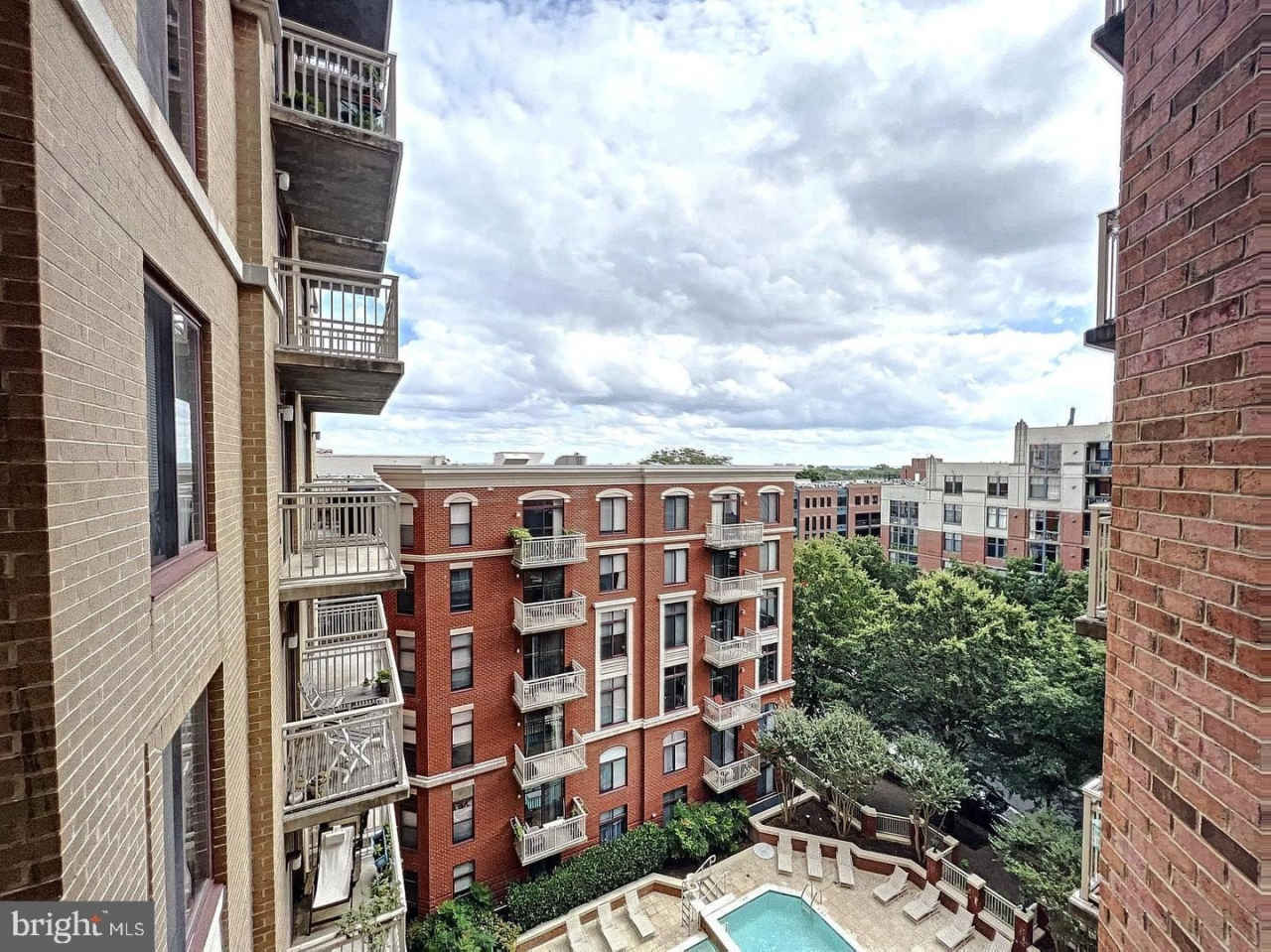 1201 N GARFIELD Street unit: 703