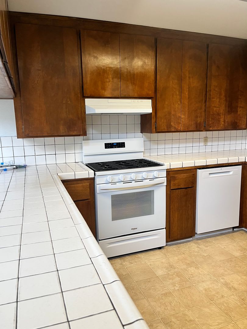 2 bedroom, 1 bath condo with garage