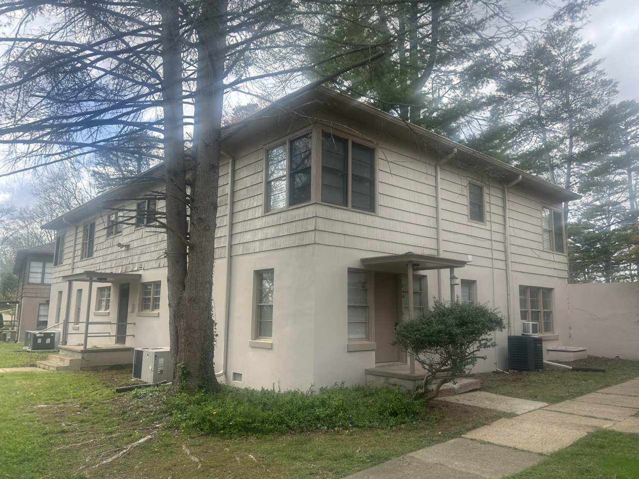 940 James Boulevard
