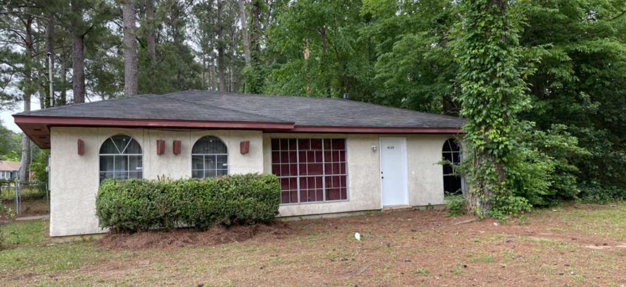 Voucher’s Welcome! 3 Bedroom 2 Full Bath