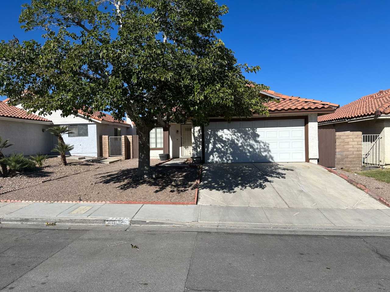 Spring Valley ~ Single Story ~ 3 Bedroom ~ 2 Car Garage