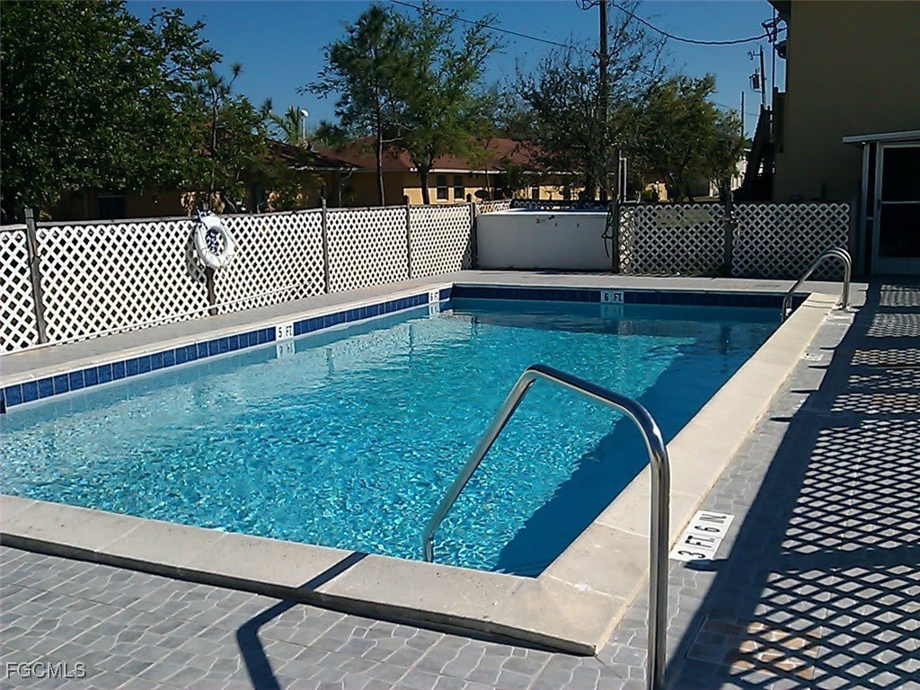 4613 SW 8th Place unit: 4