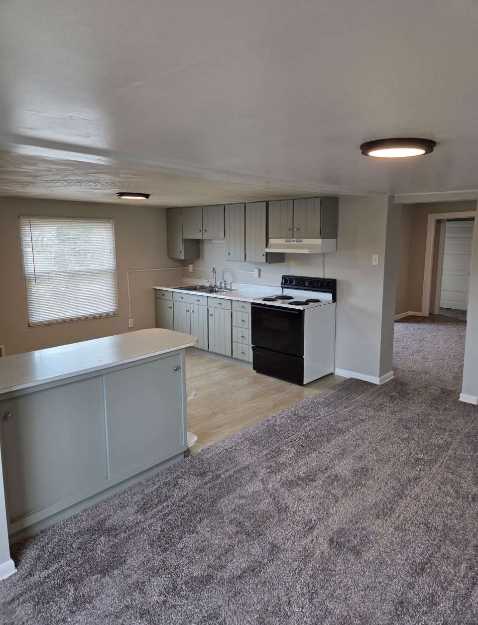 3911 Sarah Street - Floor 2