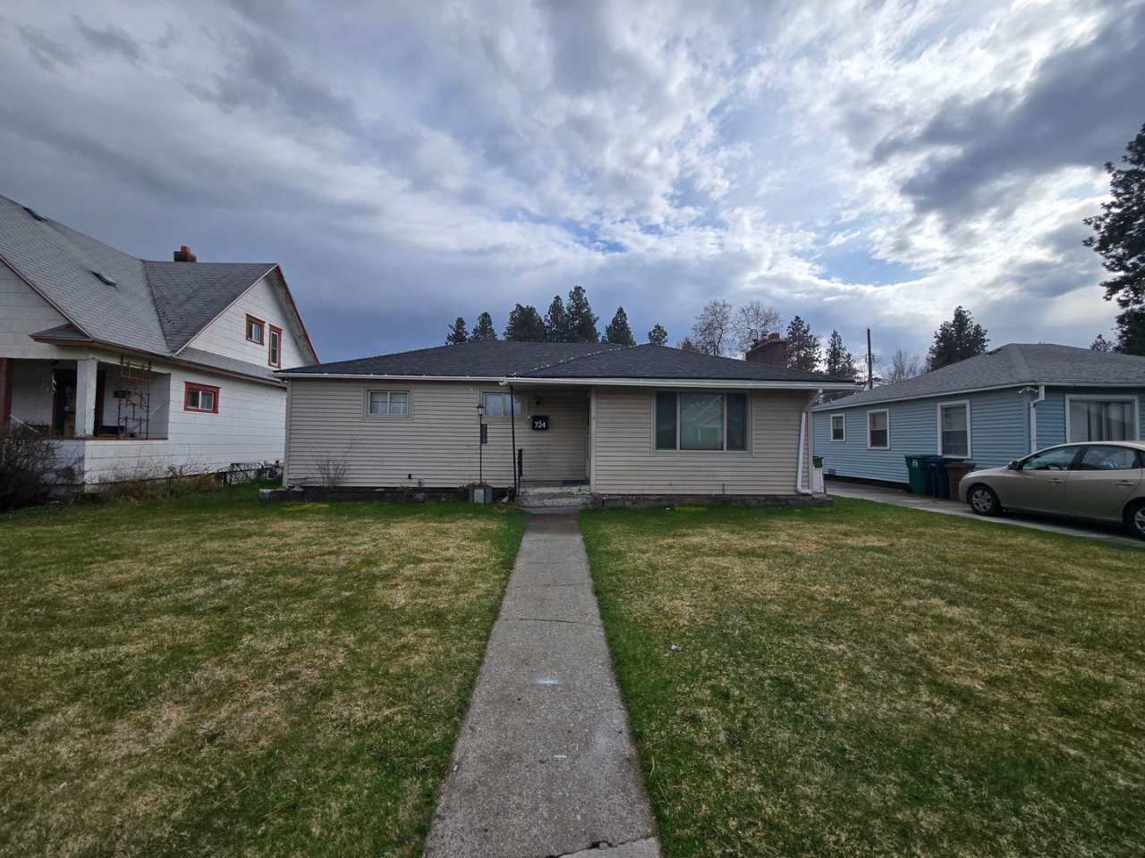 4BR/2BA Single Family House + Fenced back yard!