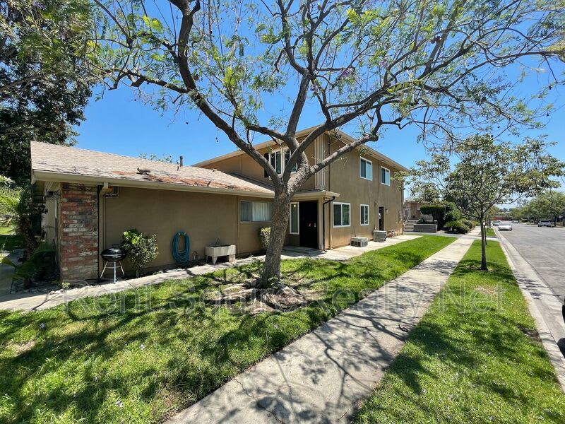 1086 W. Calle De Las Estrellas