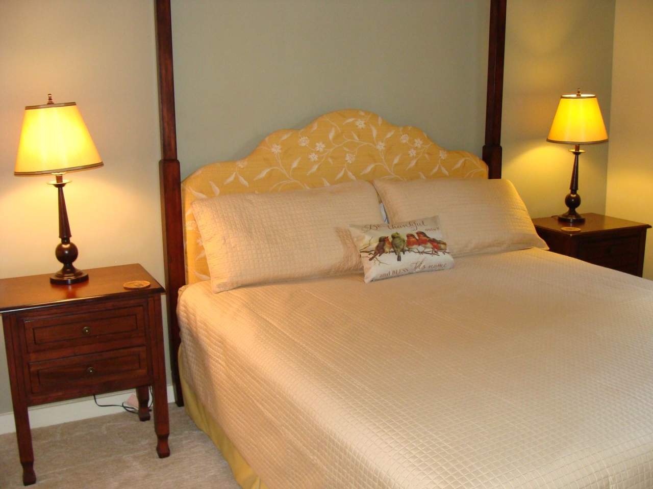 1-bedroom furnished condo with fenced courtyard