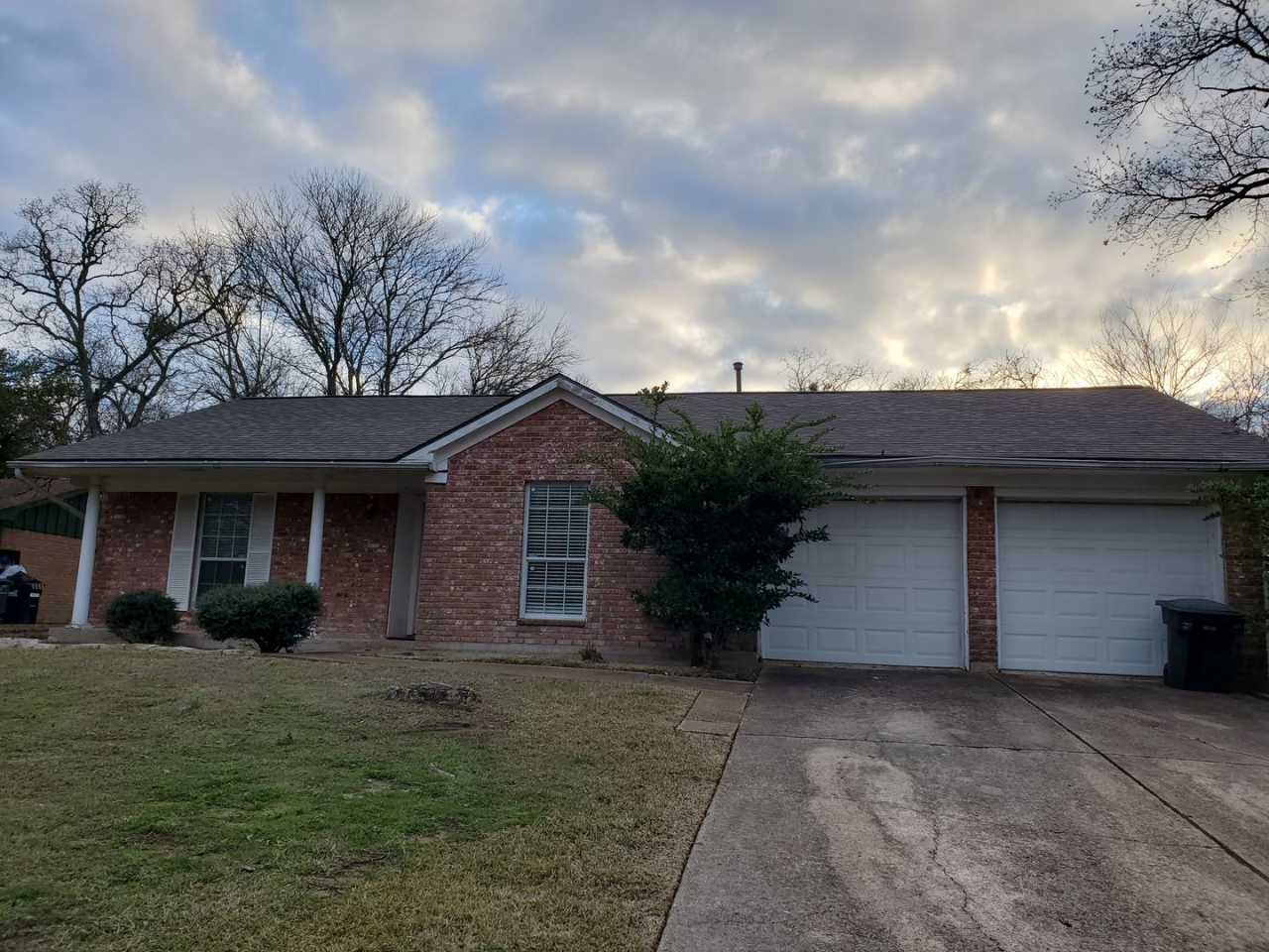College Station - 3 Bedrooms / 2 bath House close to TAMU, W included!!