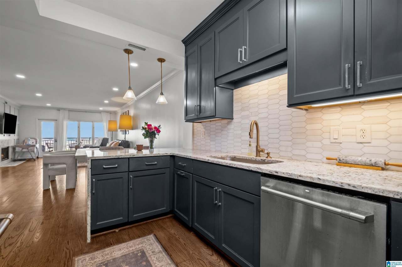 2600 ARLINGTON AVENUE