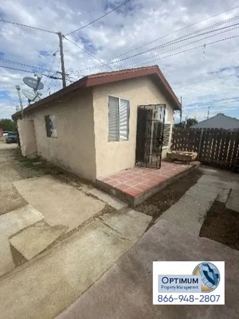 Spacious 1-Bedroom, 1-Bathroom Apartment with Tile Flooring