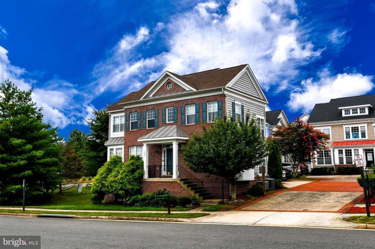 10001 ORLAND STONE DR