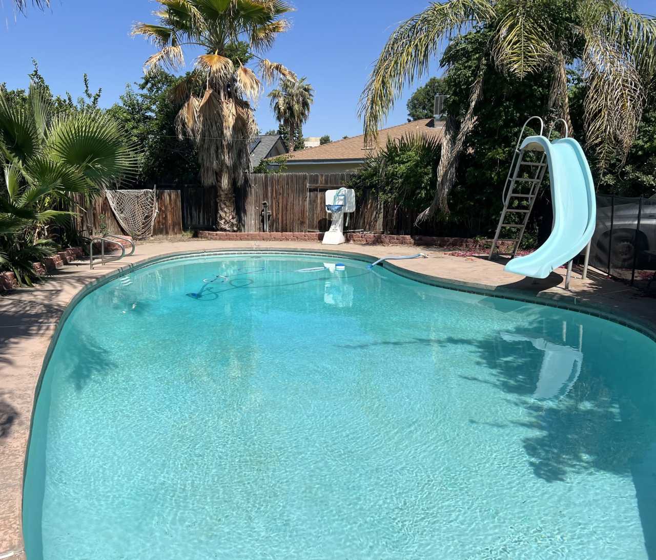 905 Charter Oaks Court