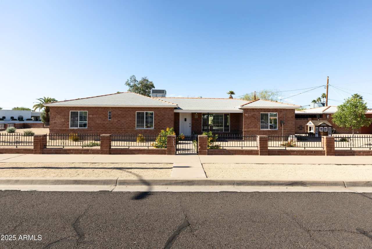 1330 E MONTE VISTA Road