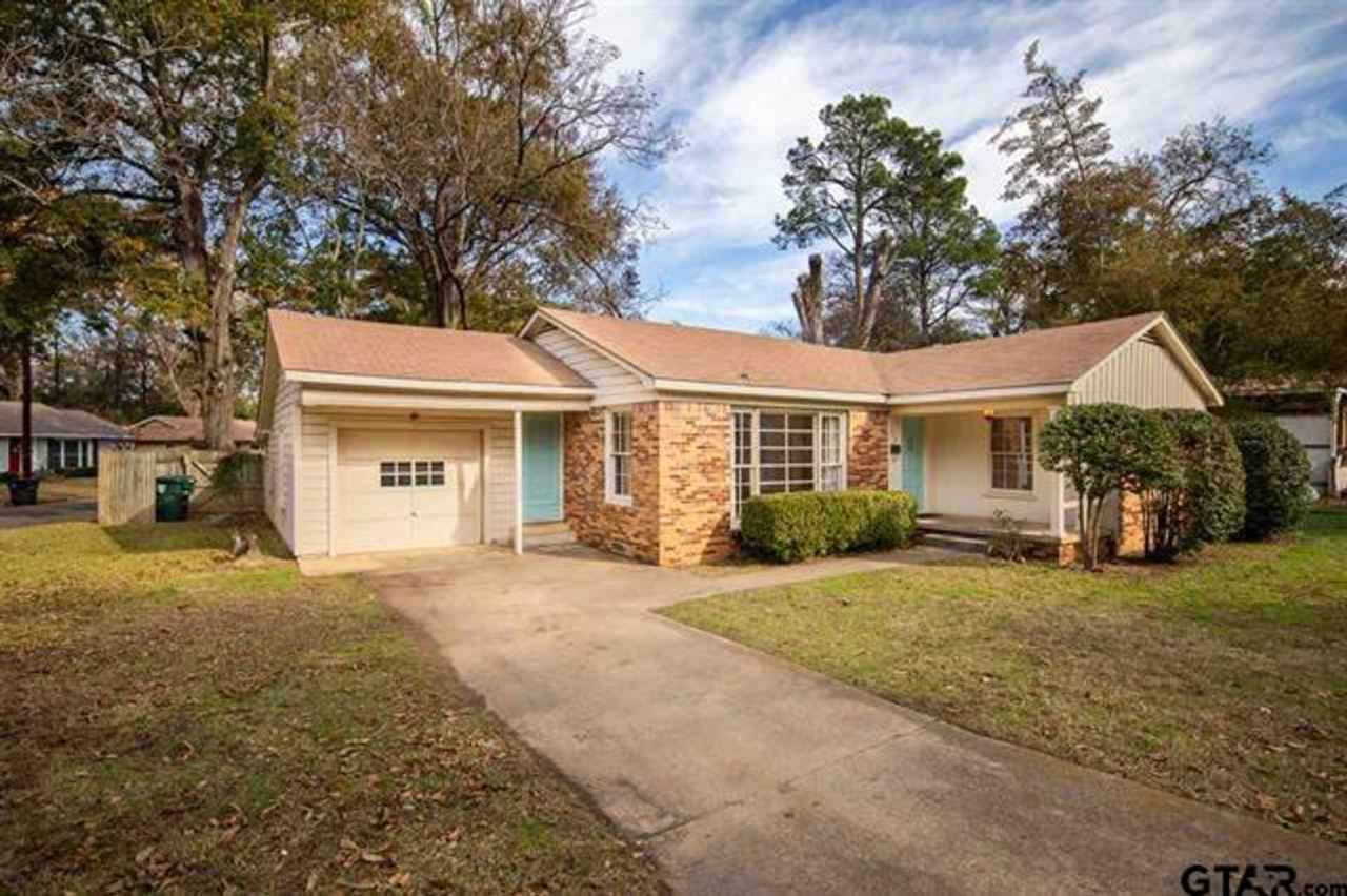 Sweet Cottage on Camellia!