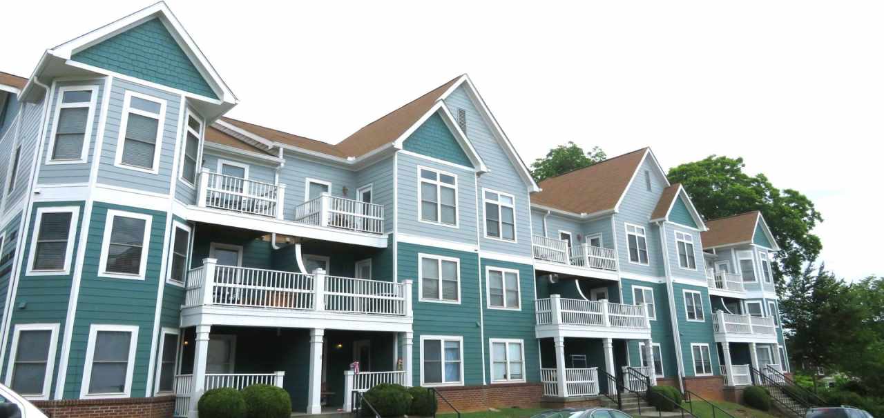 2 Blocks from UT Law School - 3bd/2ba with TWO PARKING SPOTS Available for FALL 2026!