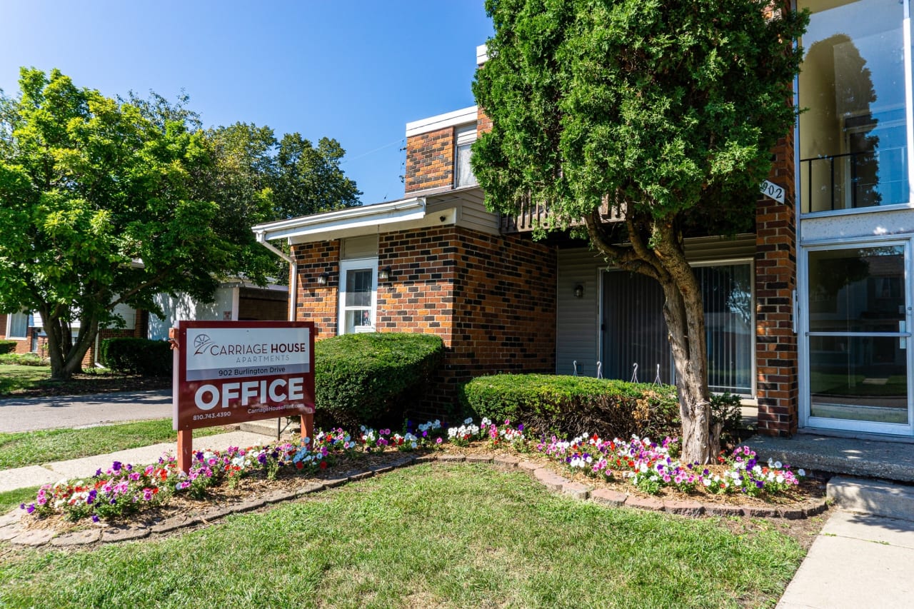 Carriage House Apartments