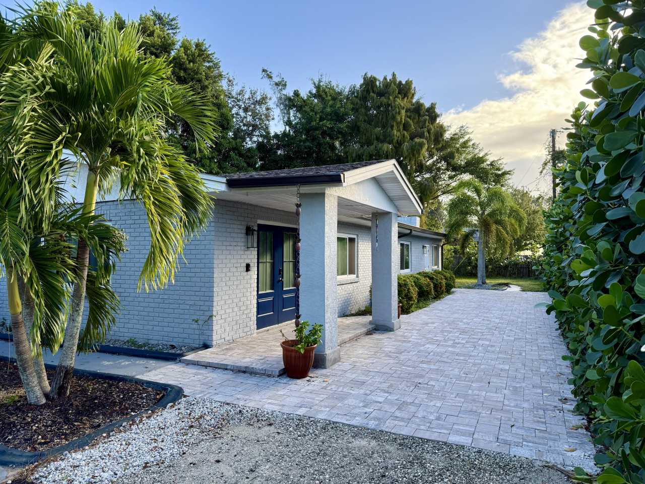 5870 North Courtenay Parkway