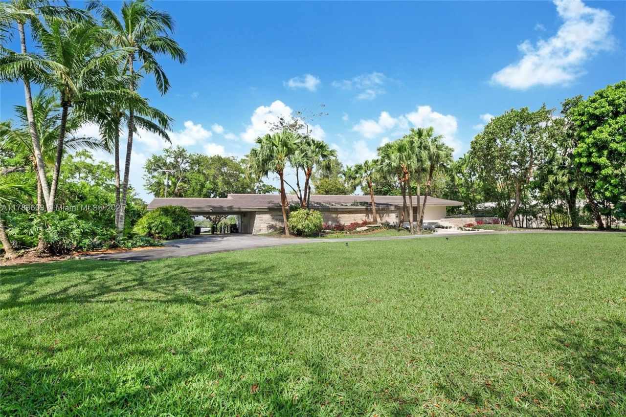 9000 School House Rd