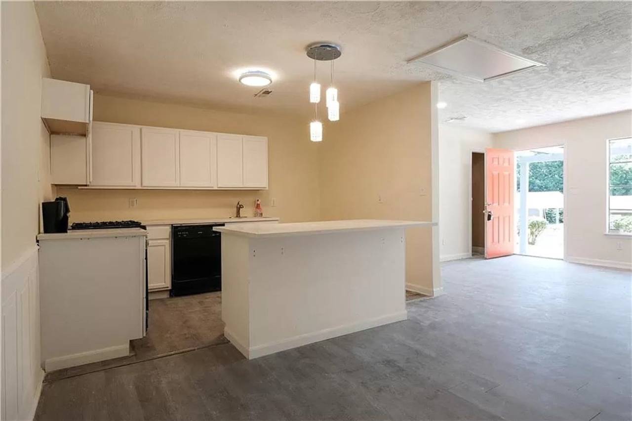 Room in 4 Bedroom Home at Delmoor Dr NW