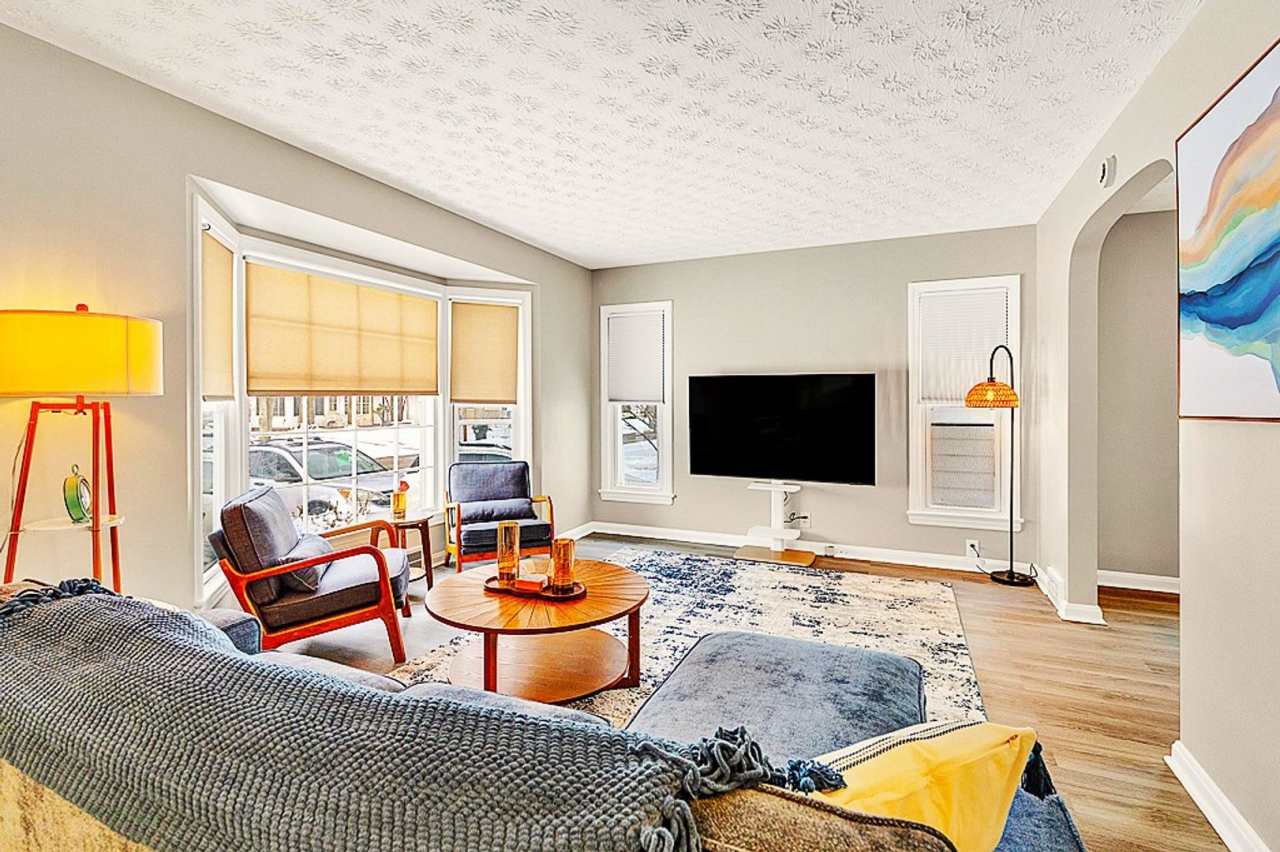 3 BED 1 BATH SINGLE FAMILY HOME IN BEAUTIFUL SOUTH EUCLID