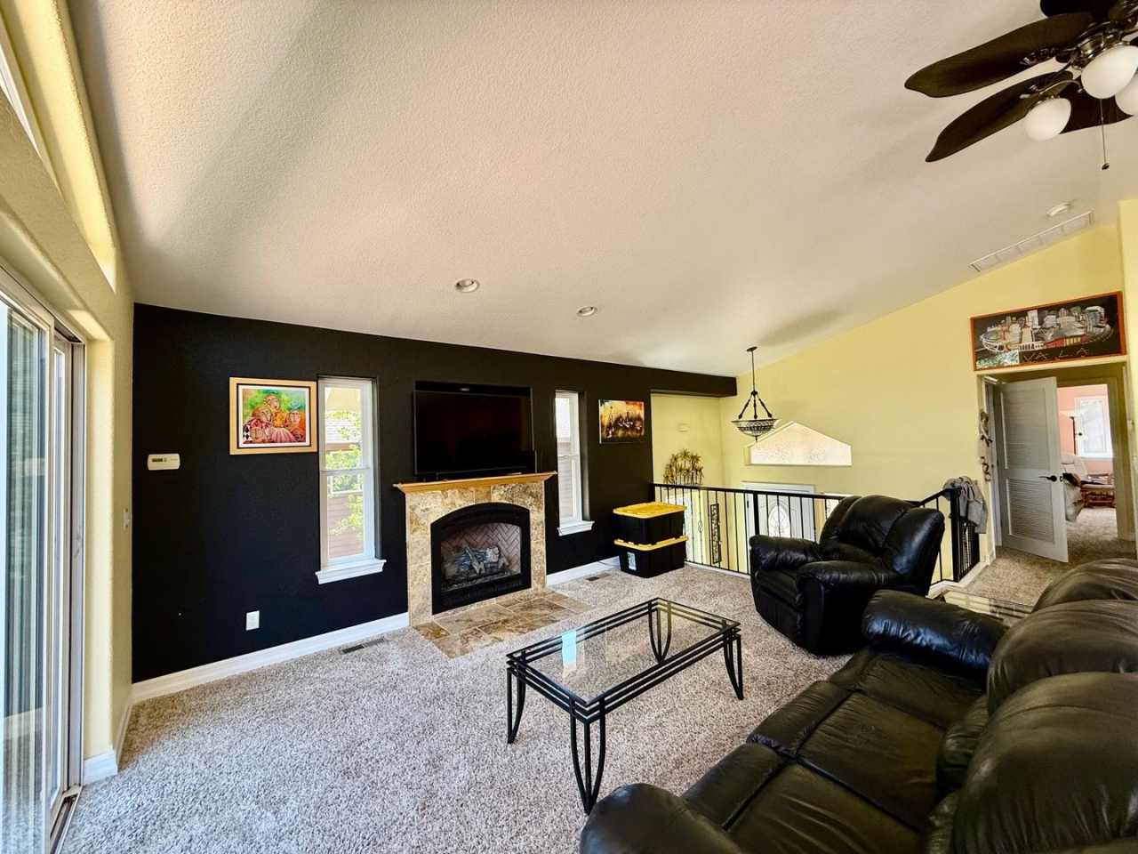 Furnished home in a quiet neighborhood
