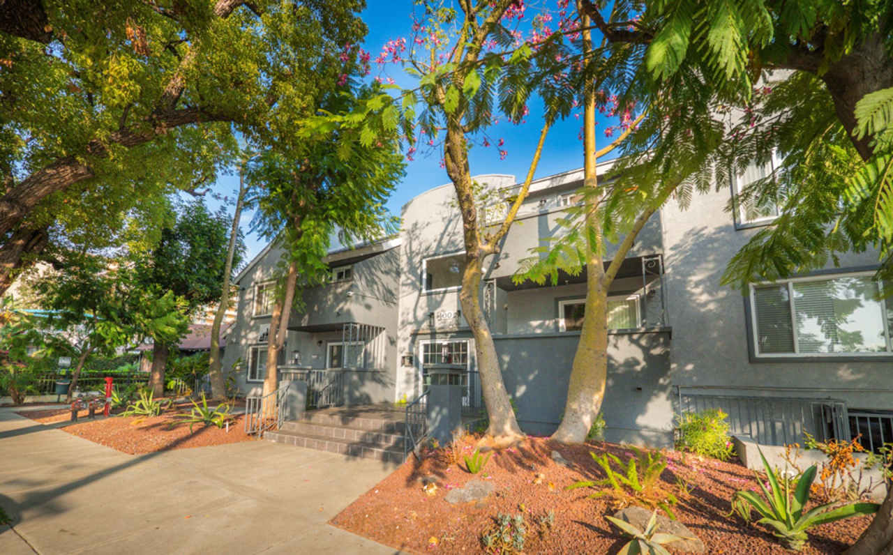 400-420 N. Oakland Ave.