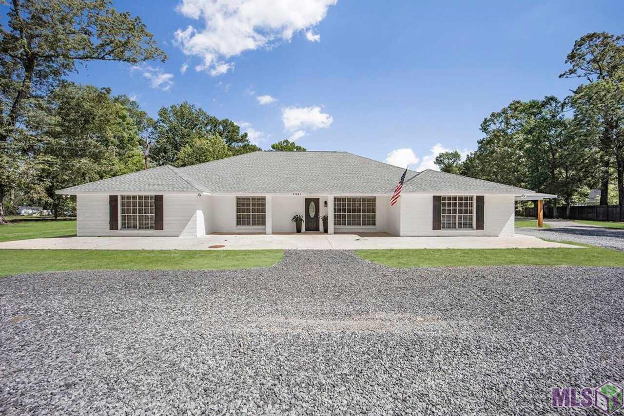 Newly remodeled! Spacious 4 bedroom, 3 bathroom home off Hoo Shoo Too