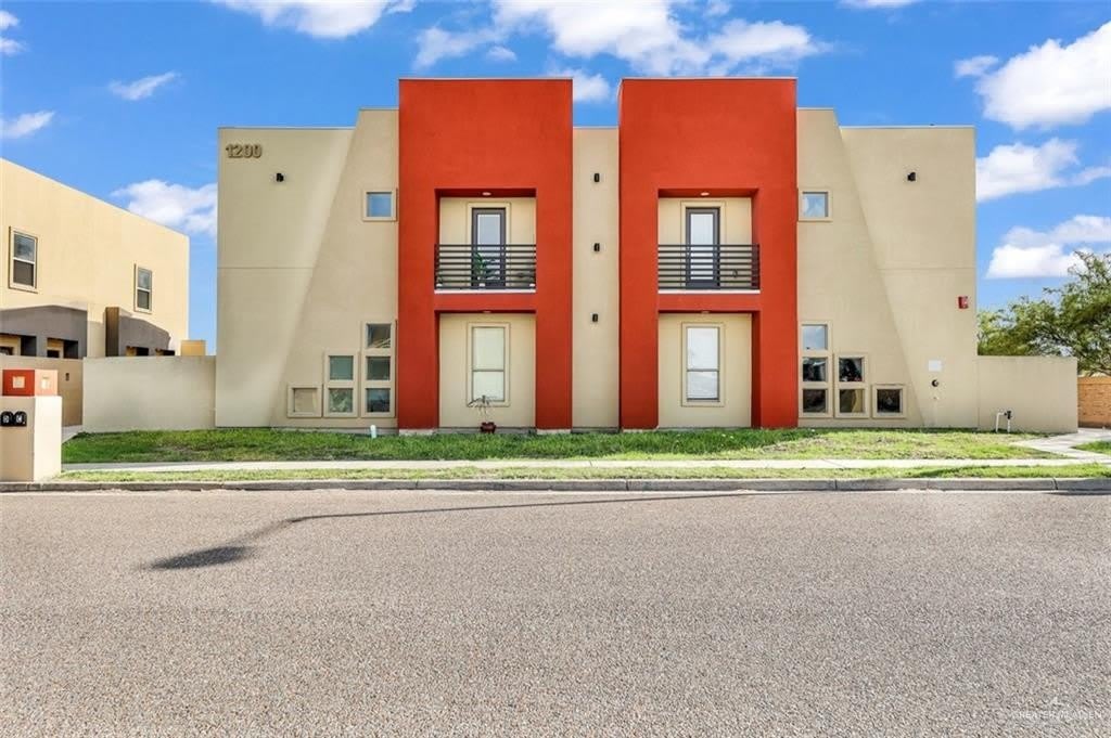 1200 E Camellia Avenue