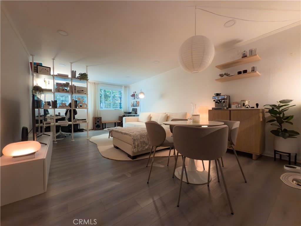 532 N Rossmore Avenue