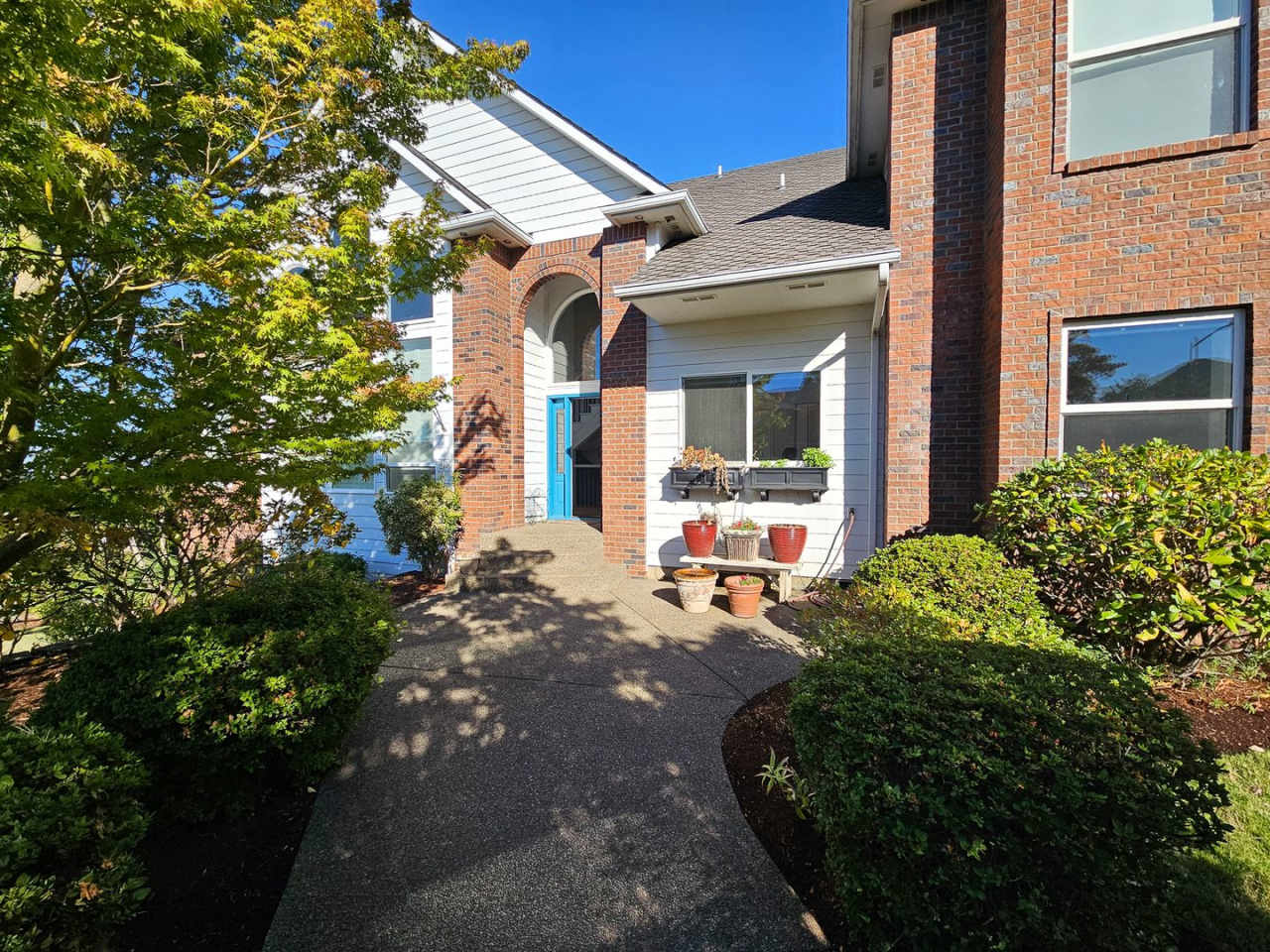 FURNISHED Salem Home With Modern Features! ~ Mousebird 1776