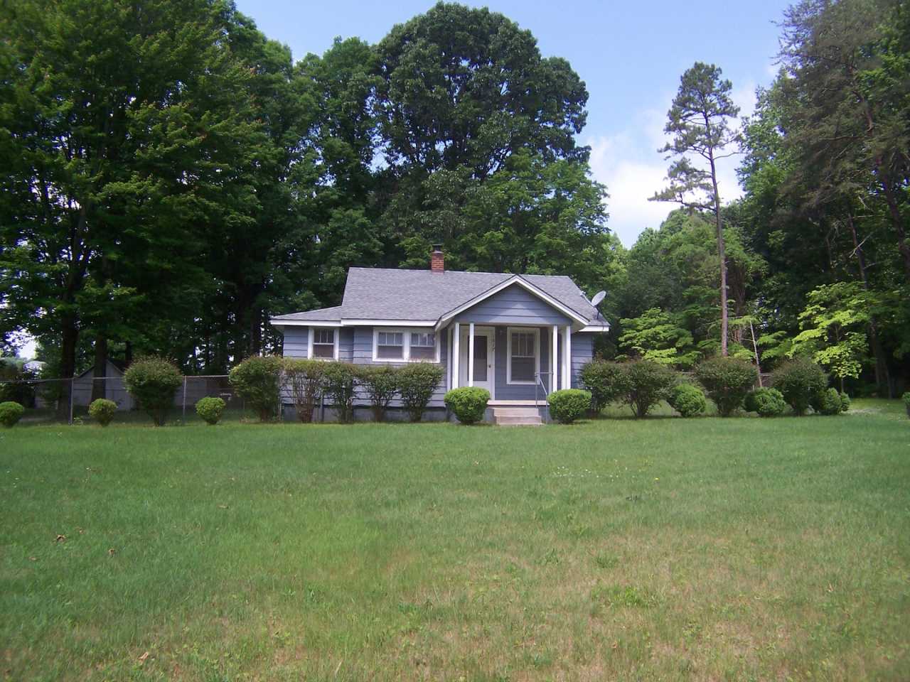 1 Bedroom off Staley Rd!