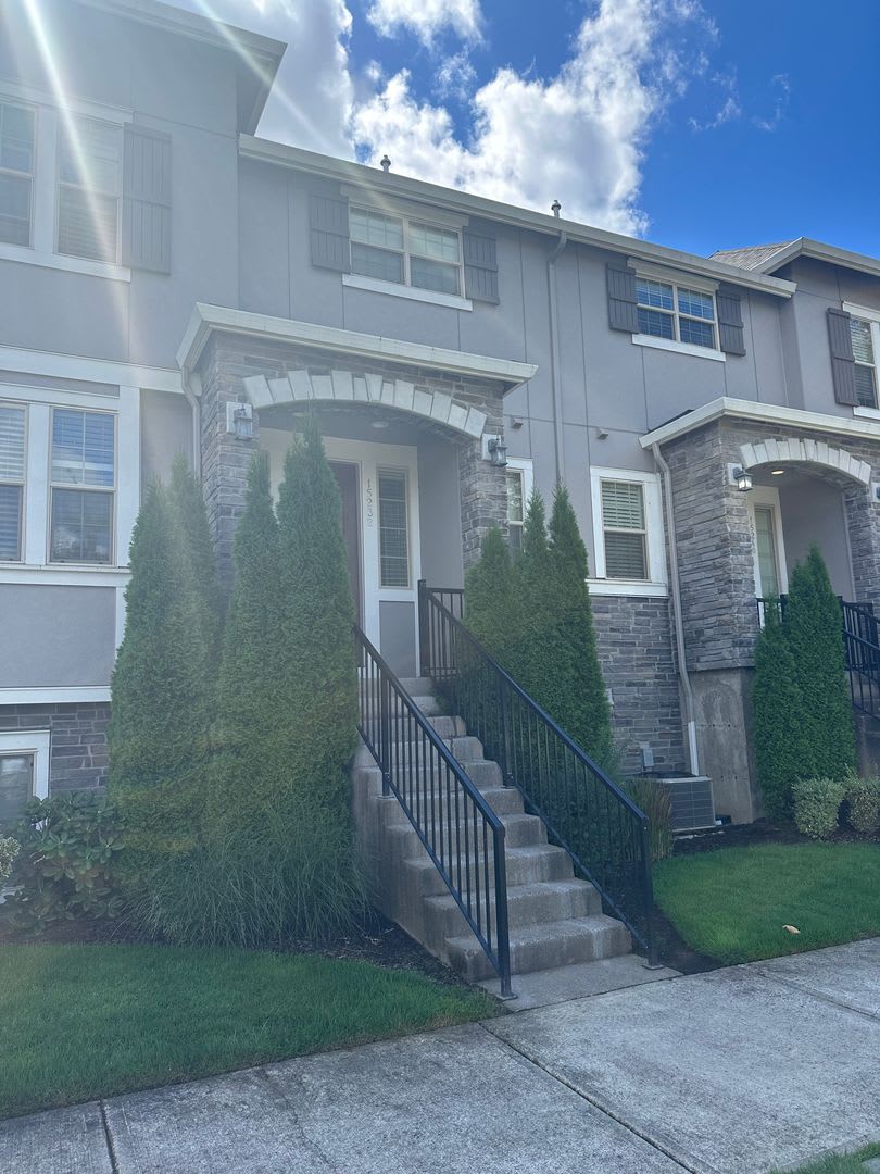 GORGEOUS CONTEMPORARY HOME IN BETHANY