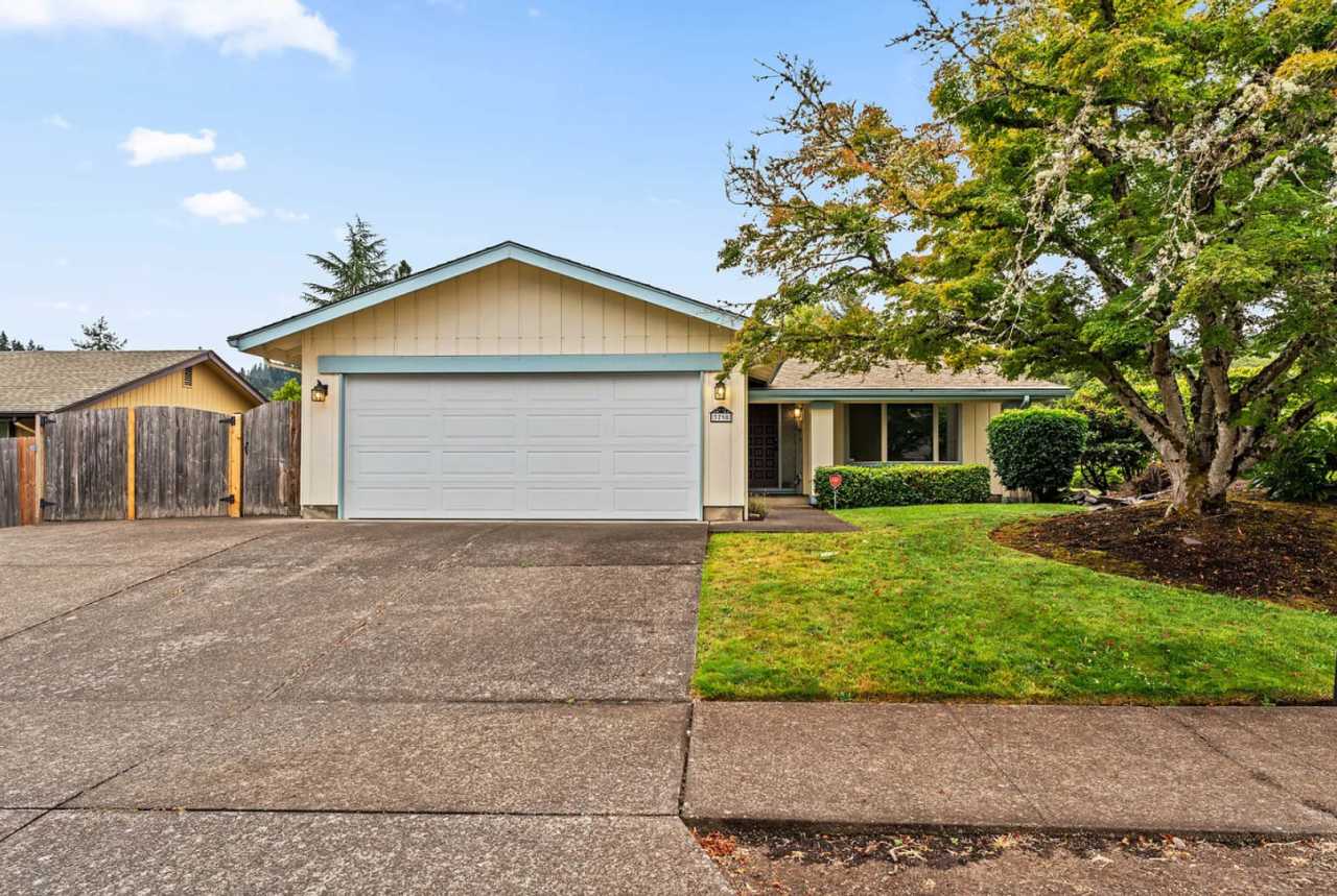 4BD, 2.5BA Home located in the desirable Churchill Neighborhood!