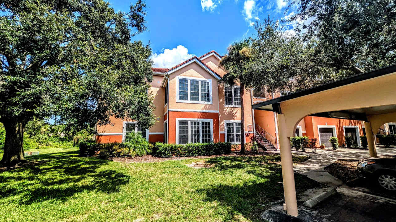 ANNUAL UNFURNISHED GROUND FLOOR CONDO 3 BED 2 BATH