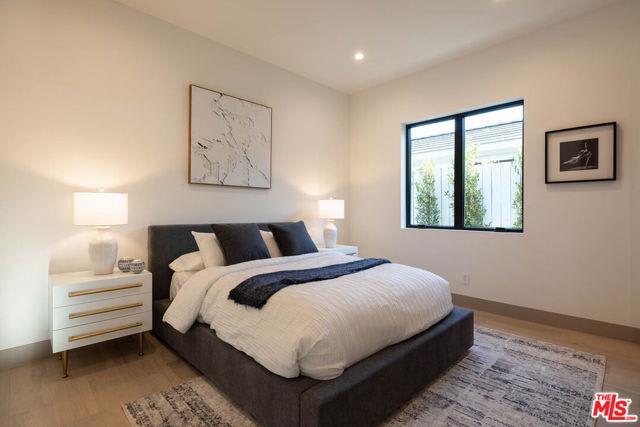 4512 Sunnyslope Avenue