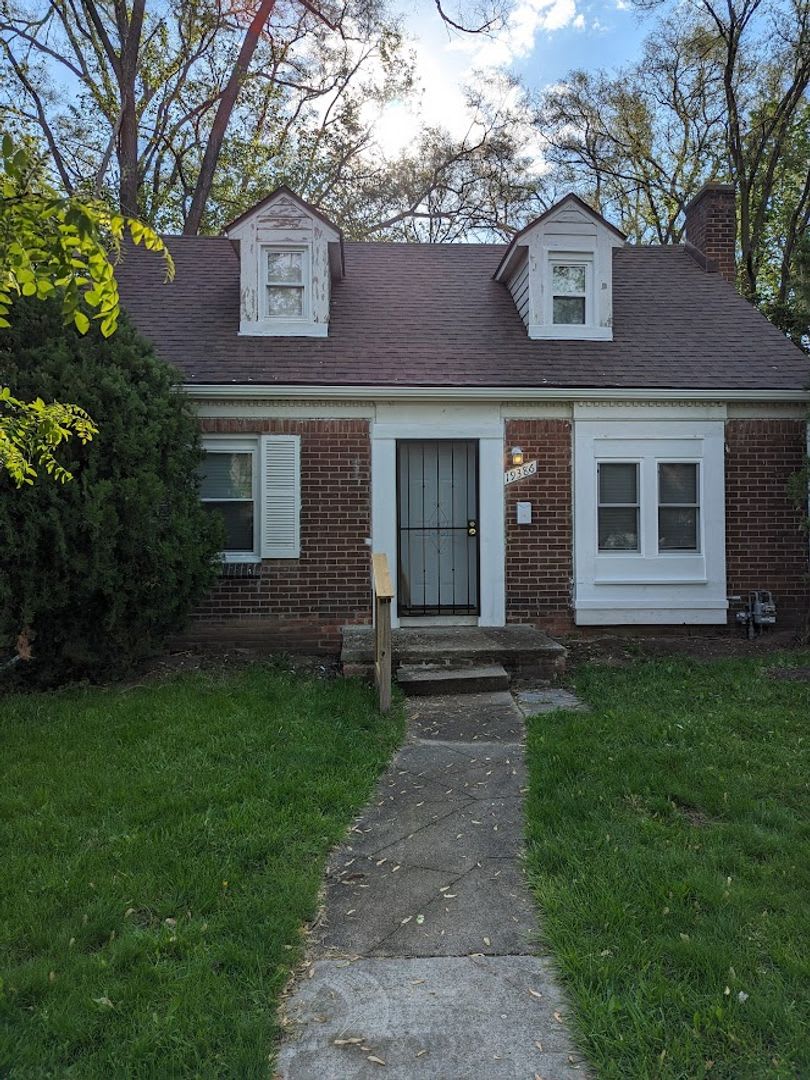 19386 Yonka- 3 BEDS  1.5 BATH FOR RENT!