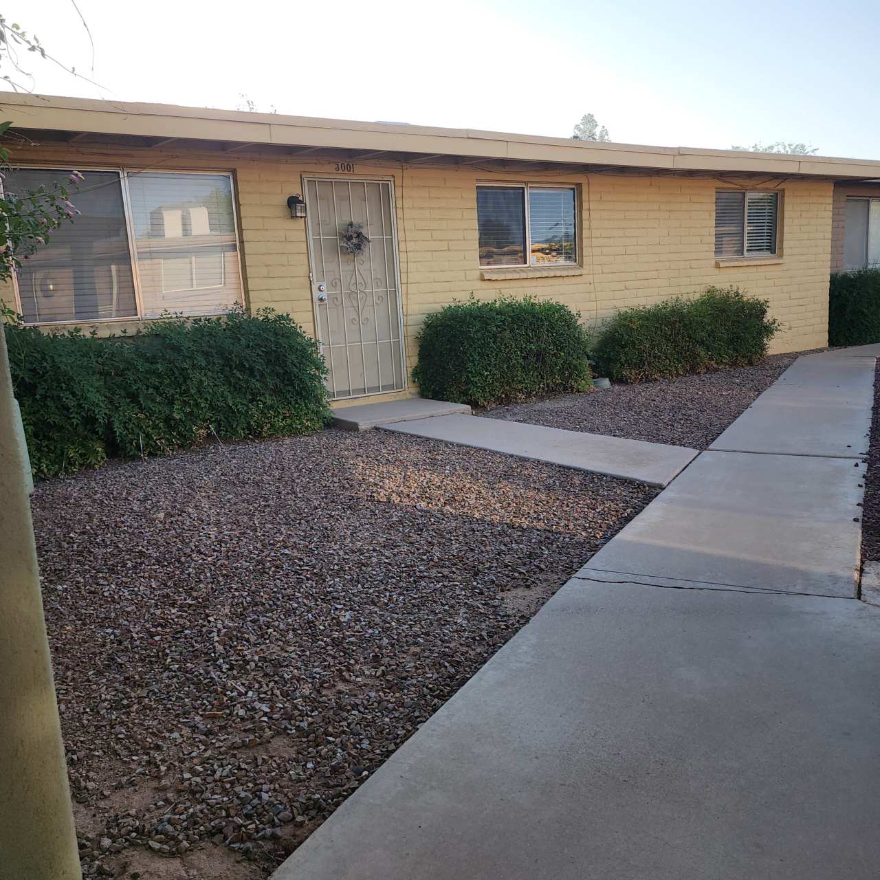 3001 E Blacklidge Dr