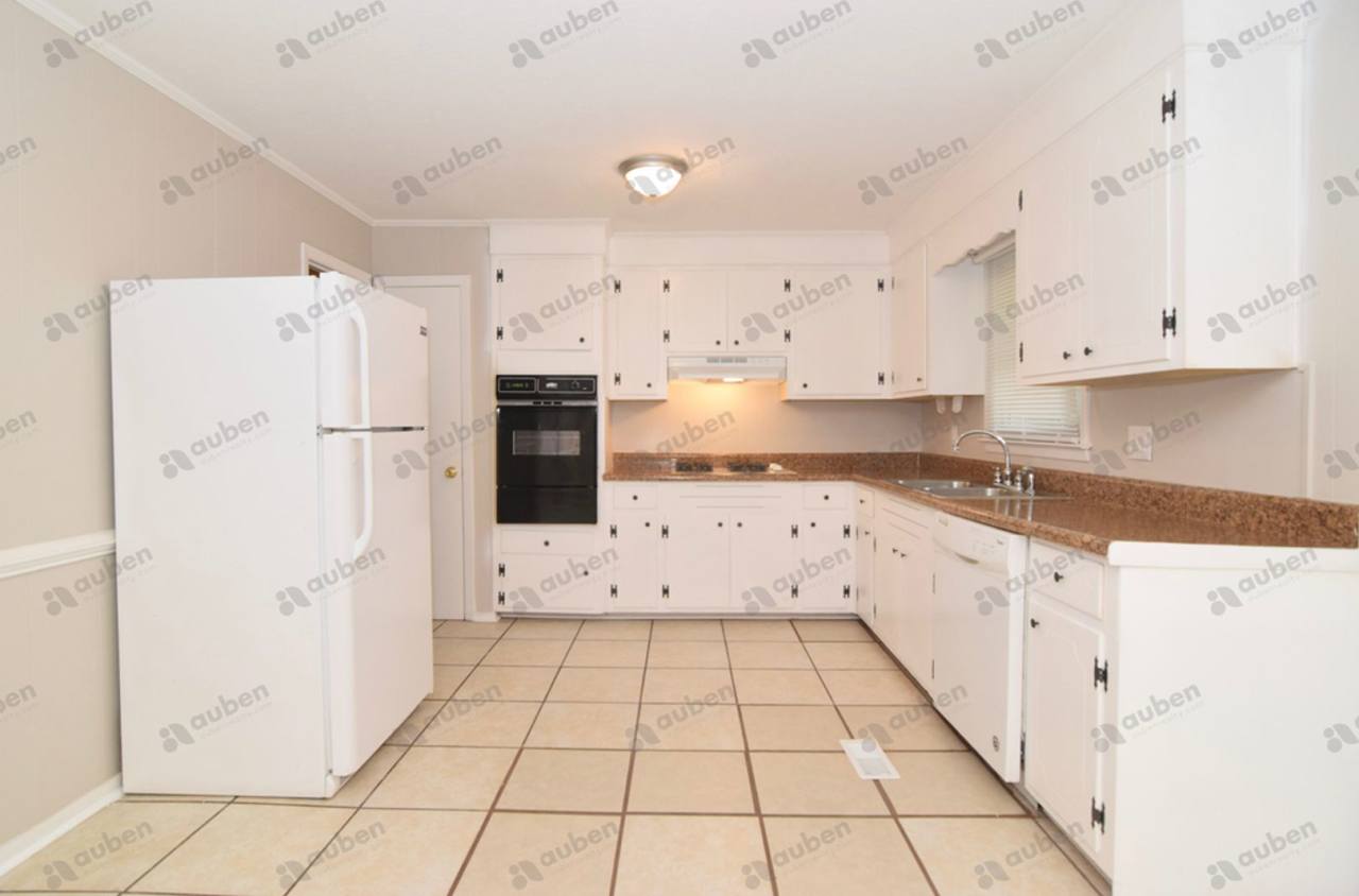 3 Bed/2 Bath in Quiet Cul-de-Sac