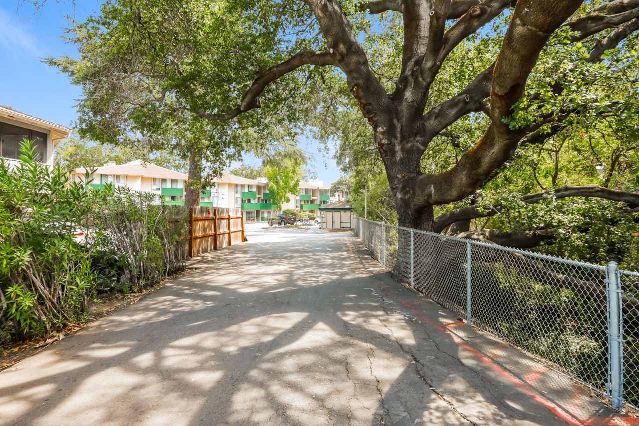 1400 Creekside Apartments CDM