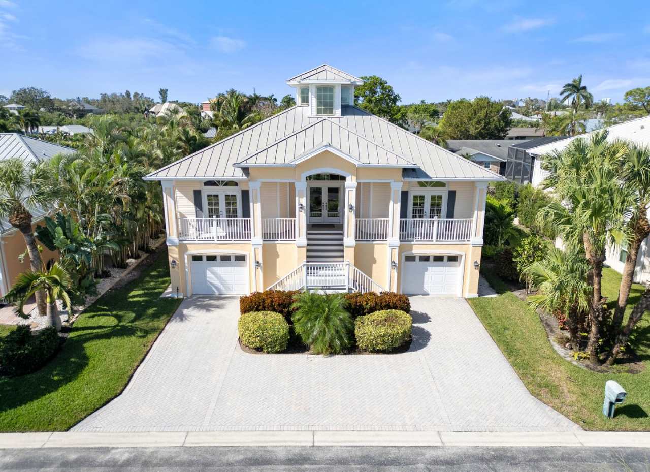 ** BOATER'S DREAM SINGLE FAMILY HOME FOR A VACATION GET-A-WAY OR FOR SEASON ** 3 BED-2BATH PRIVATE HEATED POOL HOME ** PARADISE VILLAGE IN BONITA SPRINGS **