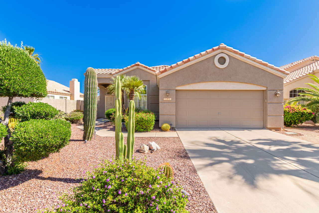 Beautiful Single Story Home in Superstition Springs Village!
