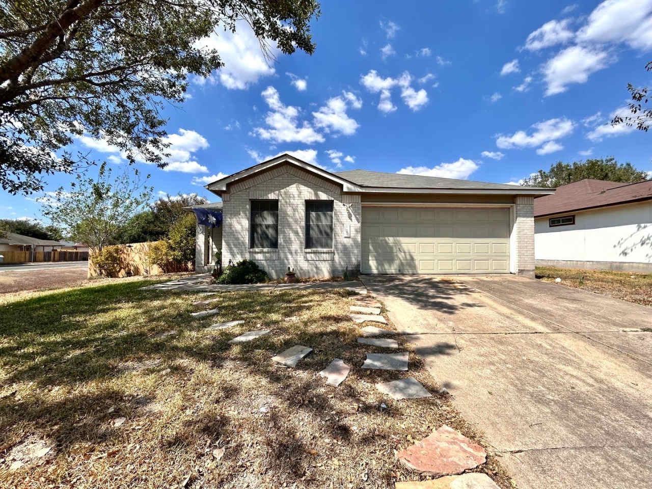 3 Bed | 2 Bath – Cozy One-Level Home with Brand-New Fence