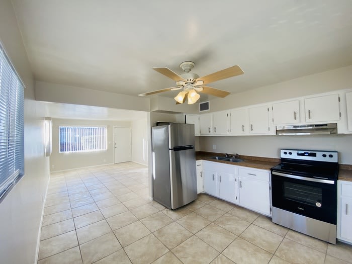 1295 East Glenn Street