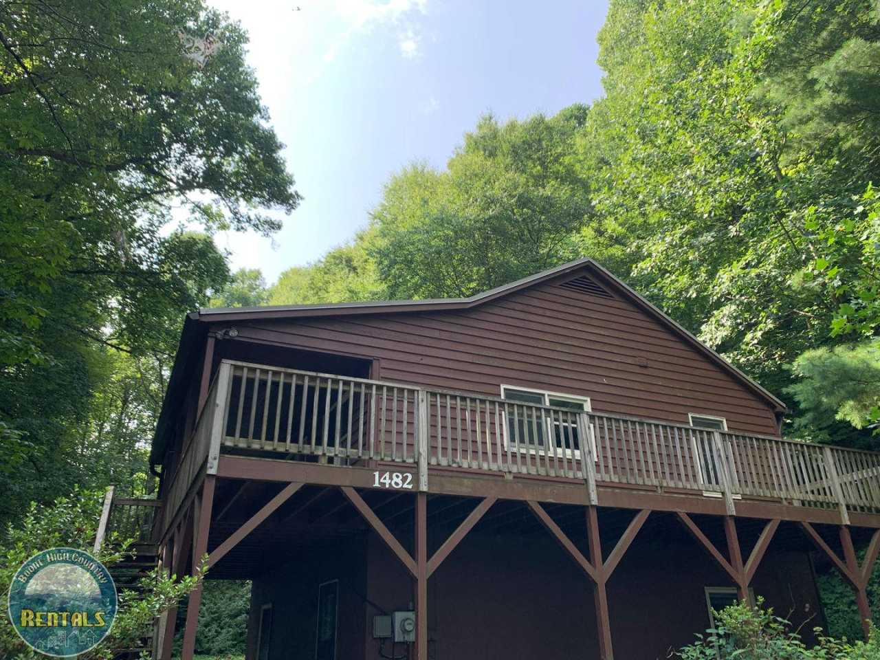 Beautiful Home Right off the 105 Bypass!