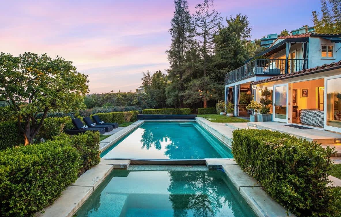 1514 Sunset Plaza Dr