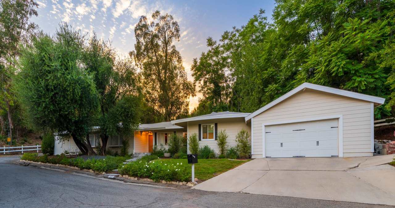 Beautiful Tarzana Rental!