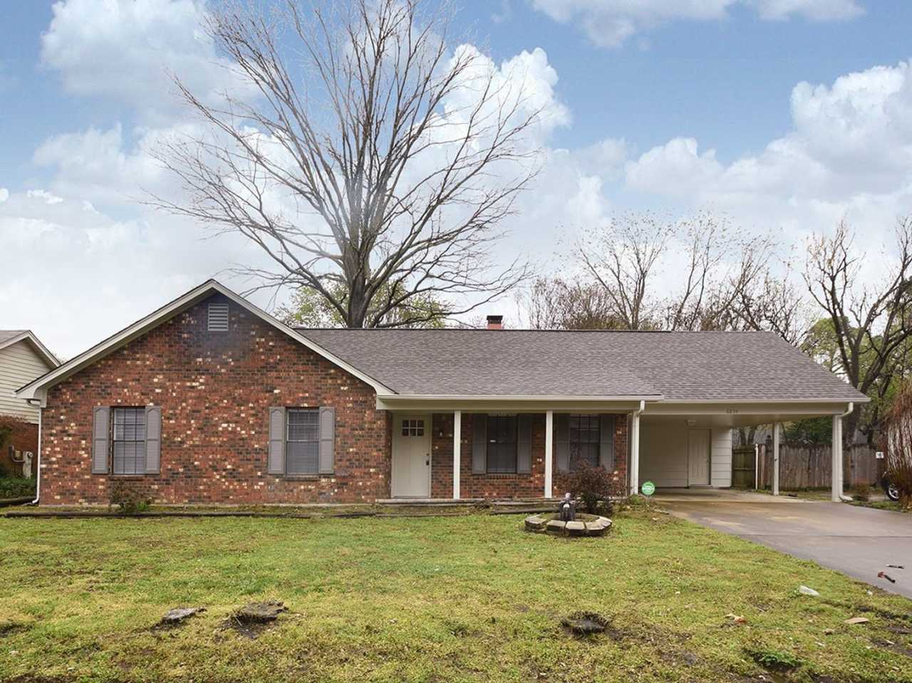 NEWLY UPDATED 3 bed 2 bath home in Bartlett.