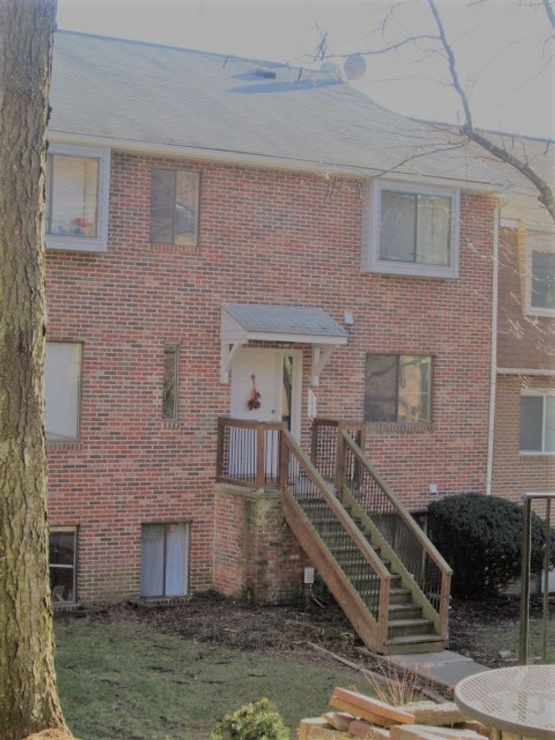 3 Bedroom 2 Bath Townhouse