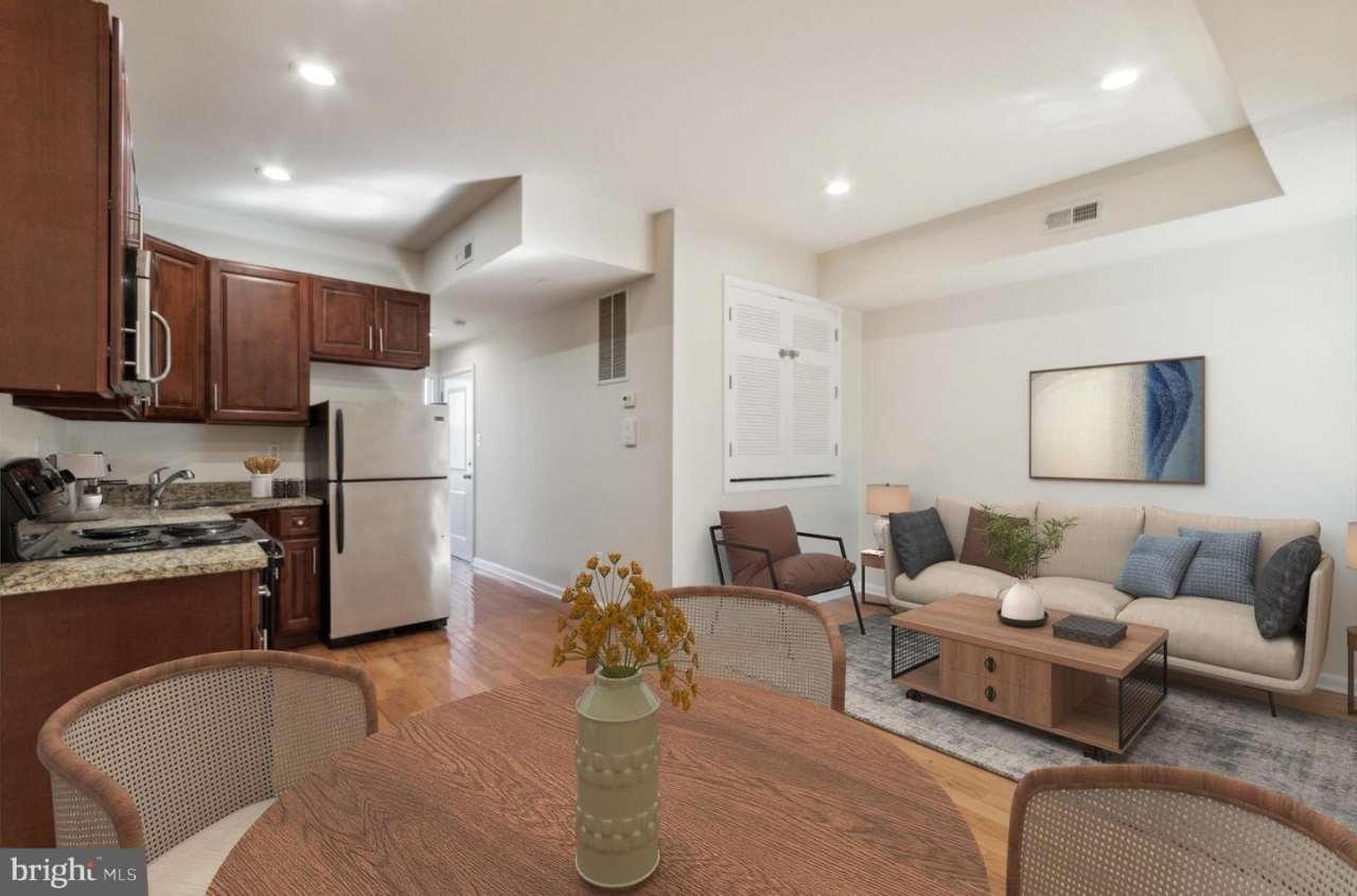 1516 W DIAMOND ST #B