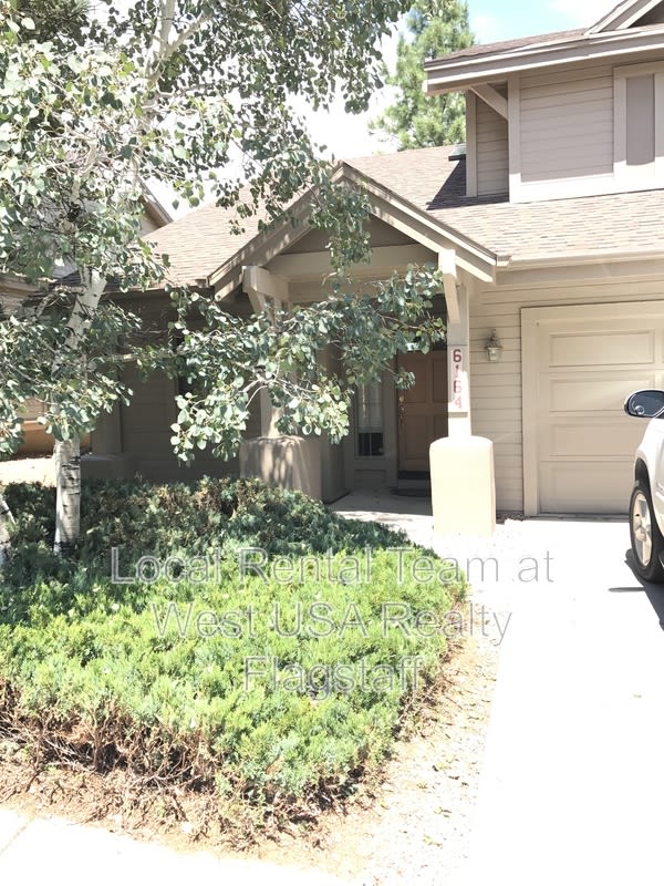 6164 E Mountain Oaks Dr