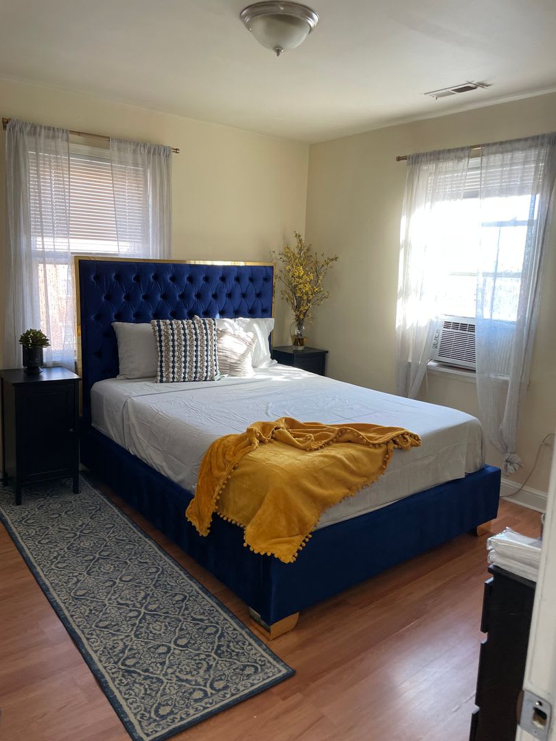 Charming 2 BR/1 BA Apartment in Congress Heights!